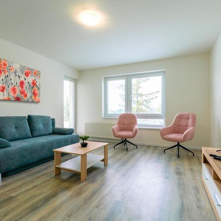 Apartmany Zlatovska Trencin Bagian luar foto