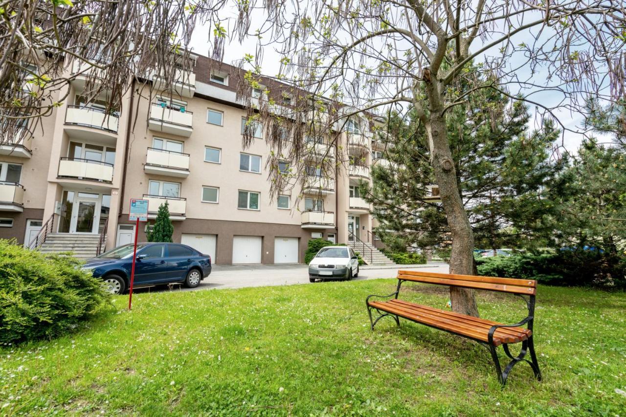 Apartmany Zlatovska Trencin Bagian luar foto