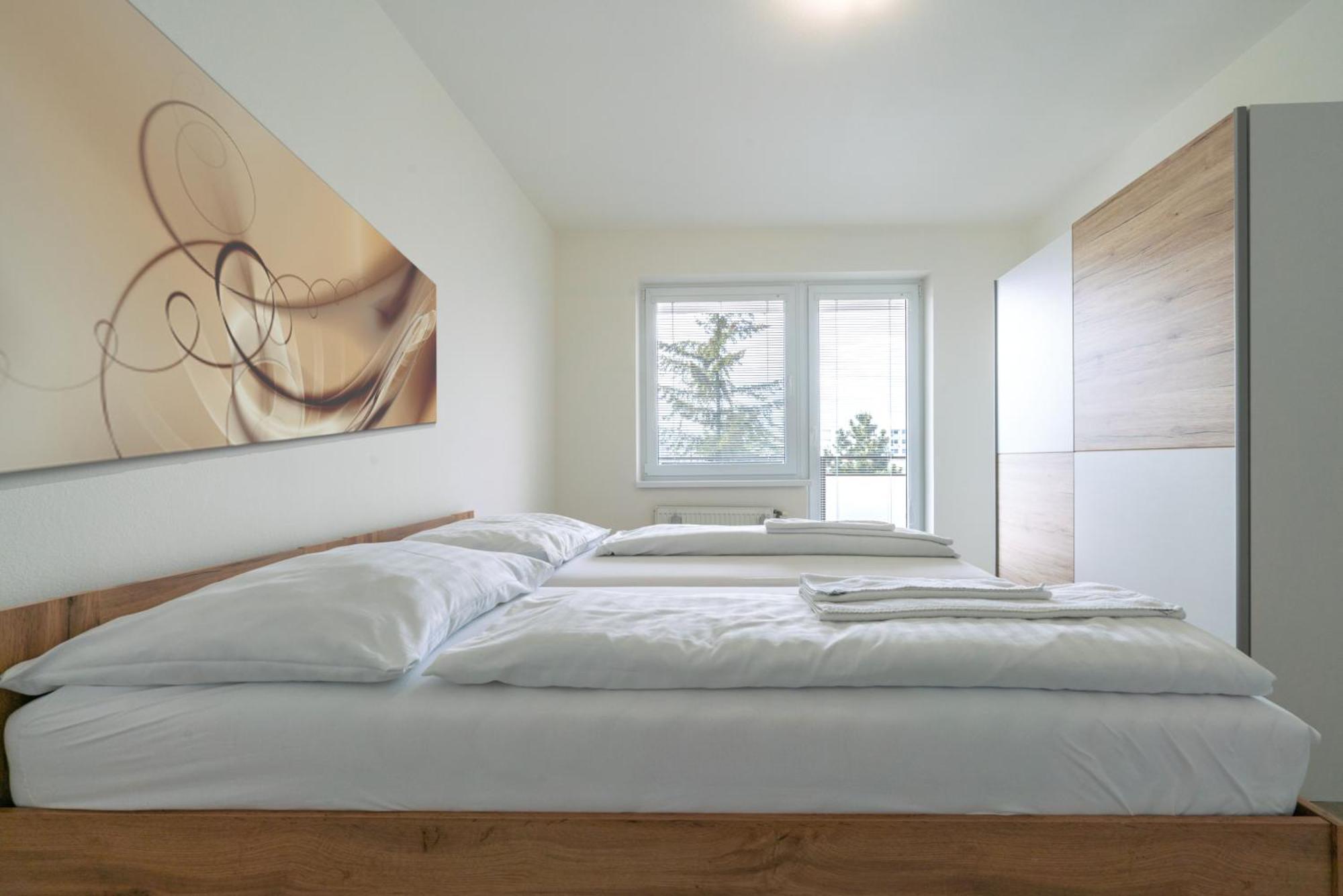 Apartmany Zlatovska Trencin Bagian luar foto
