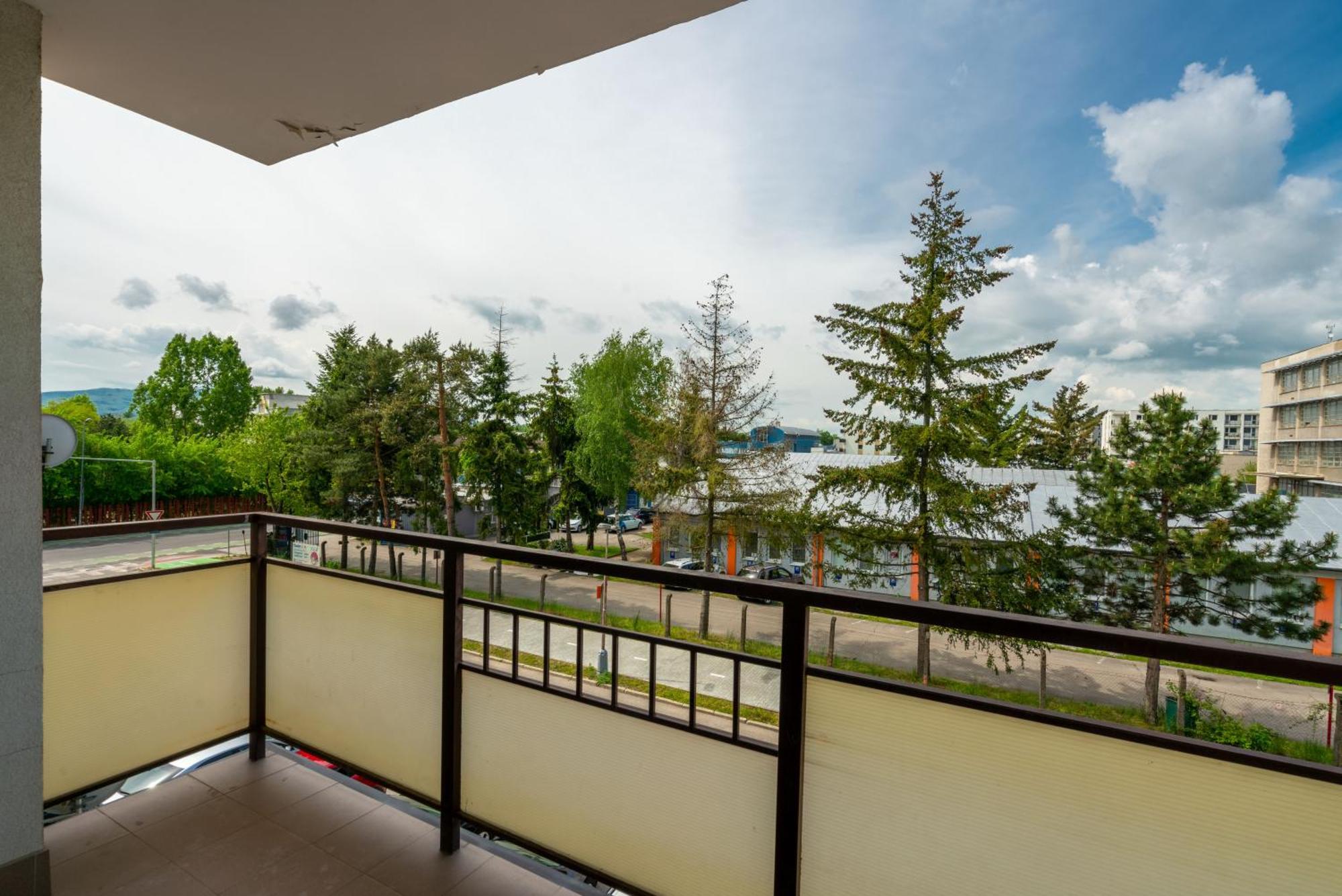 Apartmany Zlatovska Trencin Bagian luar foto