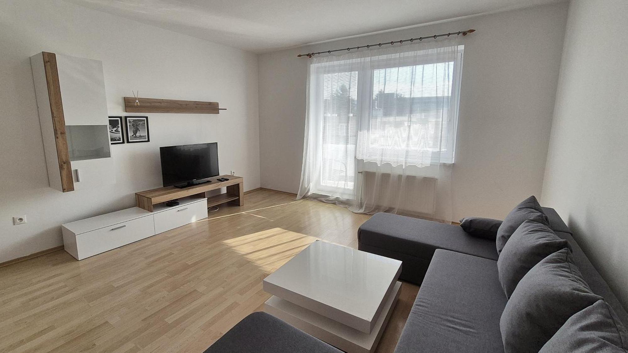 Apartmany Zlatovska Trencin Bagian luar foto